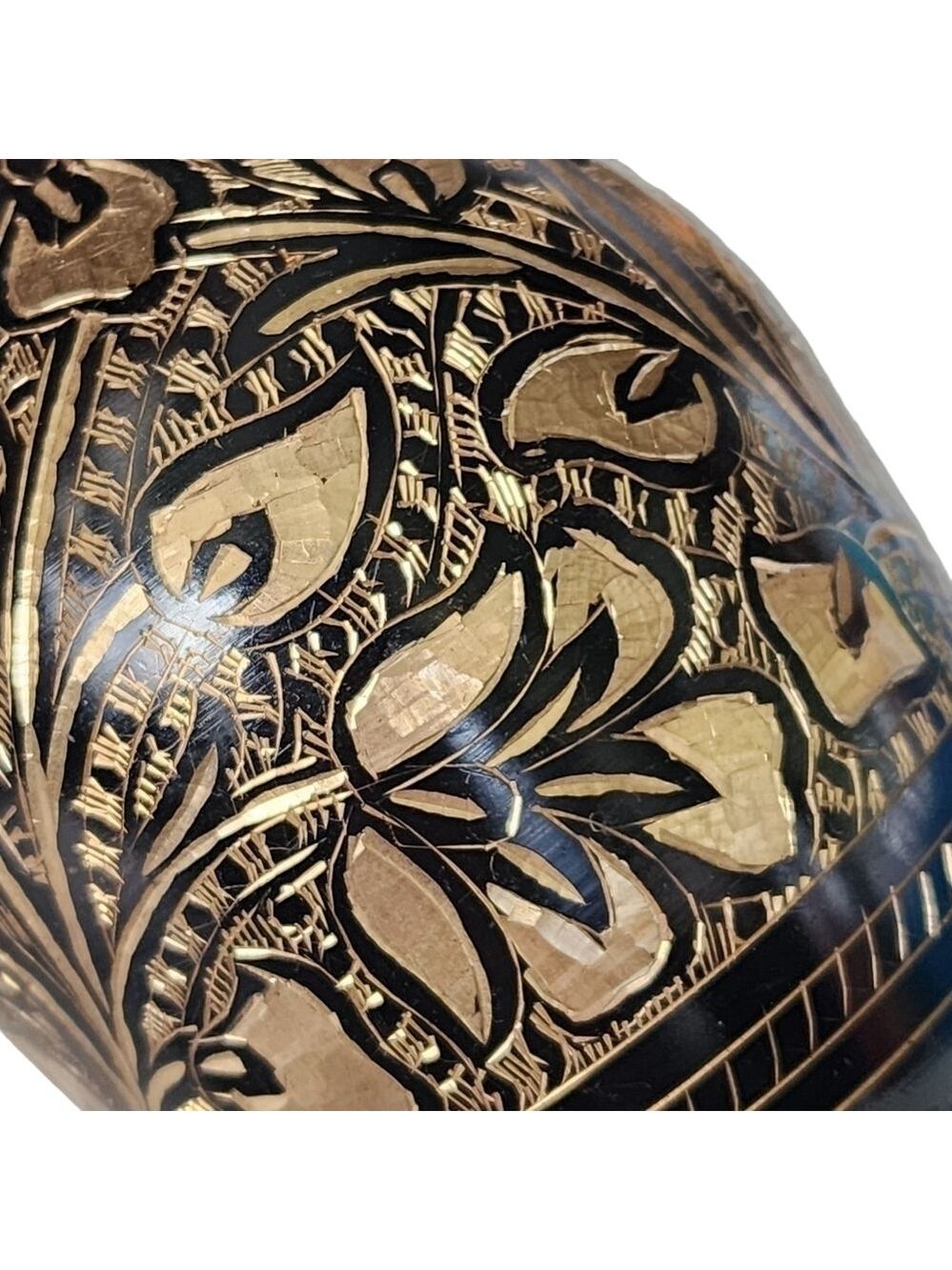 Vintage Indian Brass bud vase etched gold black floral design - Picture 14 of 15